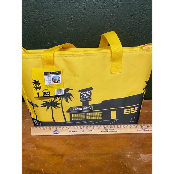 Trader Joe’s Large Yellow Insulated Cooler Bag – Limited Edition Grocery Tote - Picture 6 of 6